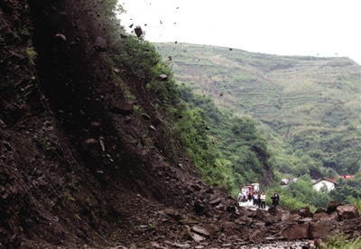 �����������h��ͨ�������l(xi��ng)�Ĺ�·ˮ�͎r�ضγ��F(xi��n)��������·���������(d��o)��ͨ���؞�(z��i)�^(q��)�ĵ�·�������¾���ӛ�� ���F�� �z