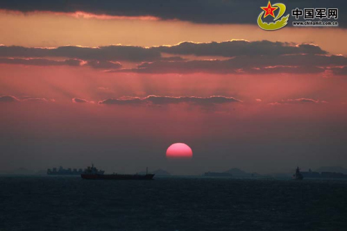 �D��10��18�գ�����܊Ş������������(x��)�����Ї�܊�W(w��ng)ӛ�ߏ��������ܔzӰ��(b��o)��