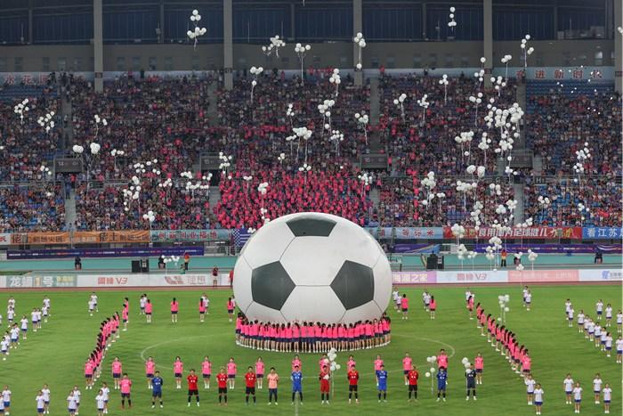 “蘇超”聯(lián)賽繼續(xù)  鎮(zhèn)江主場(chǎng)氛圍濃