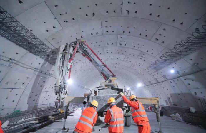 世界最大水下盾構(gòu)隧道實現(xiàn)雙層貫通