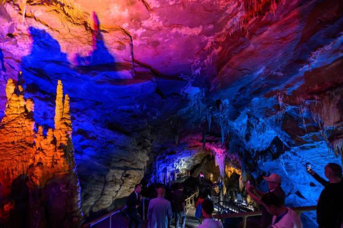 探訪世界自然遺產(chǎn)重慶芙蓉洞