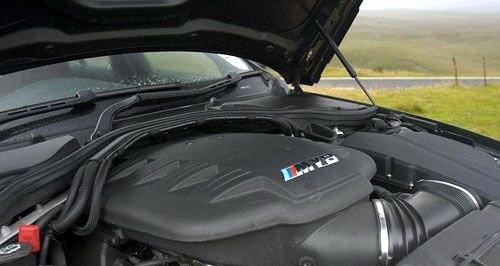 ��ݔ���ܵ����� ���RM3��(du��)�ȱ��YC63AMG ��܇֮��