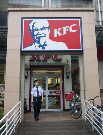 �����C���Ů��ϵ»����ƹ��̷Q(ch��ng)���֙�(qu��n)(�D)