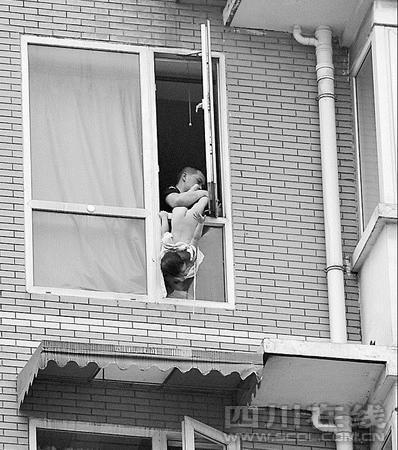 �����ߌ�2�qŮ������8�Ǵ��ⱻ�ع��⚢����