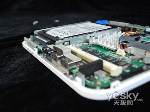 (li��n)��������С�w�ePC��IdeaCentre Q110�u�y