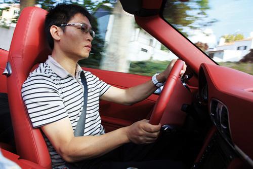 �ٶ�ˇ�g ����ԇ�{�¿�r��911 Turbo