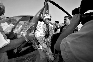 2��18�գ�ӡ���µ���ǽ����r(n��ng)�����ɿ��Ƞ�����ӭ�H��ֱ���C(j��)������(l��i)�������ϒ������nƱ���ɵĻ��h(hu��n)��