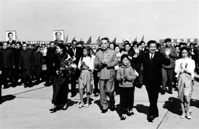 西哈努克系堅(jiān)定民族獨(dú)立者被譽(yù)“神一樣國(guó)王”