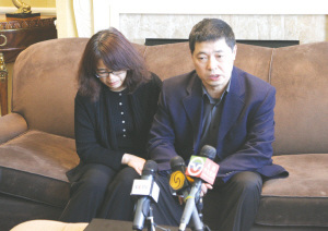 呂令子父母出席媒體見面會周丹齡開始練習走路