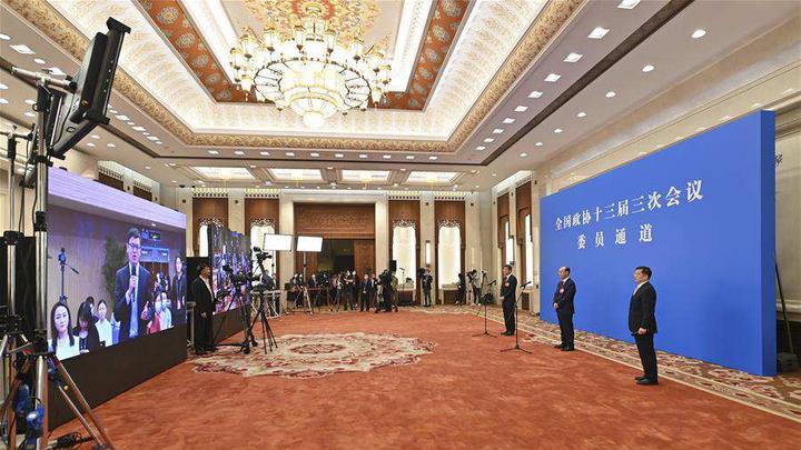 全國政協(xié)十三屆三次會(huì)議第一場“委員通道”